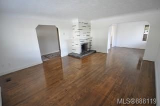 Photo 3: 617 Sedger Rd in Saanich: SW Marigold House for sale (Saanich West)  : MLS®# 888119