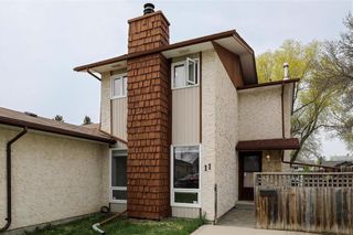 Photo 3: 11 Callum Crescent in Winnipeg: North Kildonan Residential for sale (3F)  : MLS®# 202312957