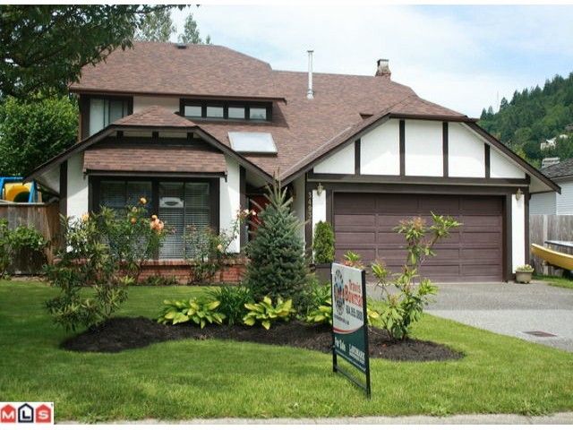 Main Photo: 34937 OAKHILL Drive in Abbotsford: Abbotsford East House for sale in "McMillan" : MLS®# F1016459