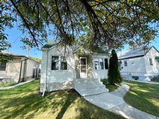 Photo 2: 565 MCADAM Avenue in Winnipeg: West Kildonan Residential for sale (4D)  : MLS®# 202324917