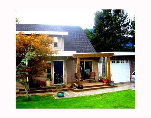 Main Photo: 41311 MEADOW Avenue: Brackendale 1/2 Duplex for sale in "Eagle Run" (Squamish)  : MLS®# V765116