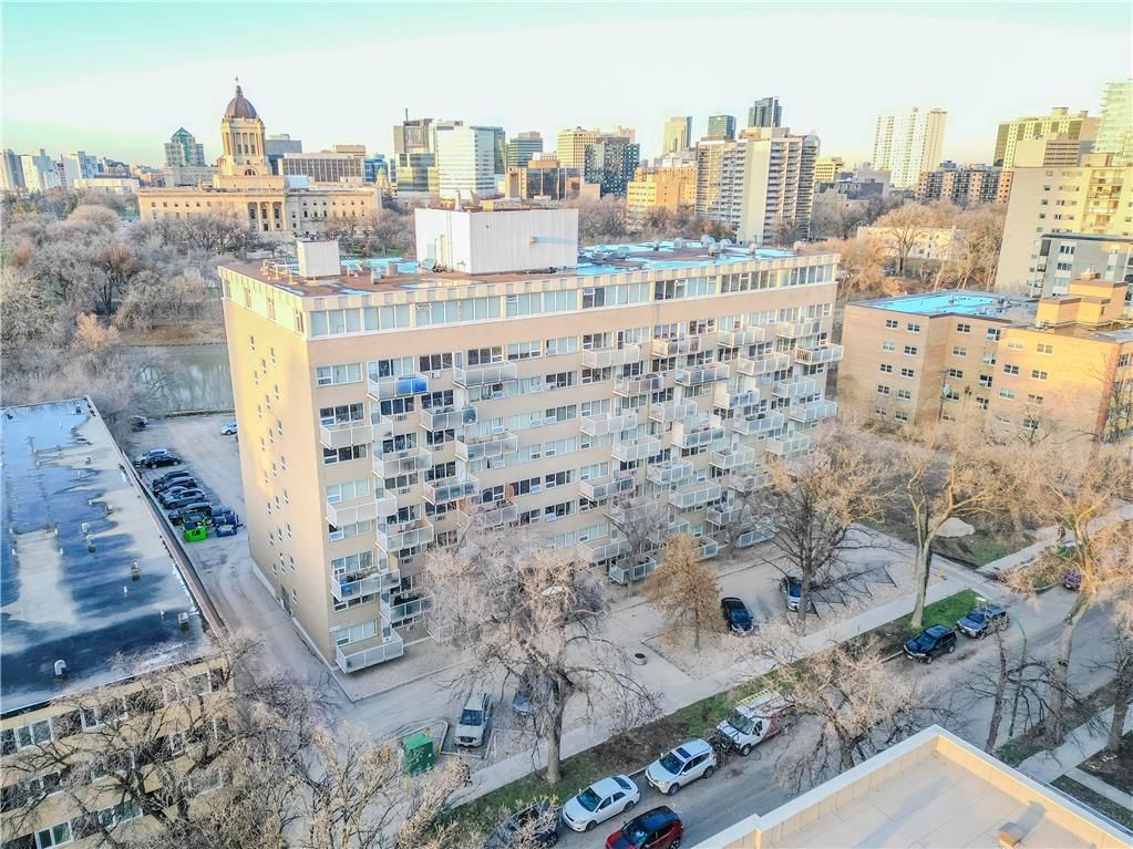 Main Photo: 1004 71 Roslyn Road in Winnipeg: Osborne Village Condominium for sale (1B)  : MLS®# 202330549