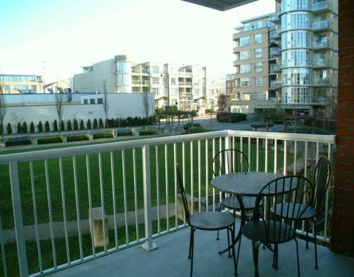 Photo 6: Photos: 2628 YEW Street in Vancouver: Kitsilano Condo for sale in "CONNAUGHT PLACE" (Vancouver West)  : MLS®# V625307