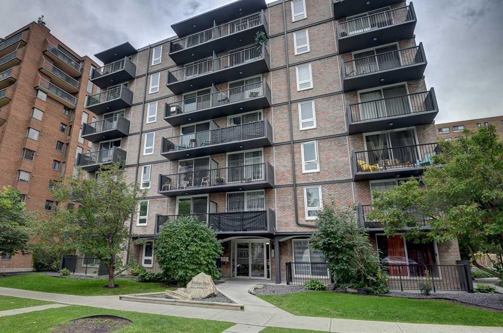 Main Photo: 203 1015 14 Avenue SW in Calgary: Beltline Apartment for sale : MLS®# A2081680