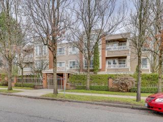 Main Photo: 113 1001 W 43RD Avenue in Vancouver: South Granville Condo for sale in "Oak Gardens" (Vancouver West)  : MLS®# R2847364
