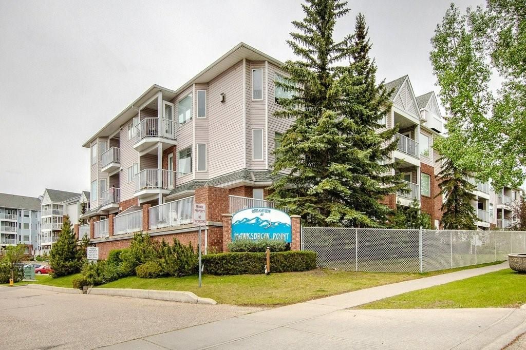 Main Photo: 1111 HAWKSBROW Point NW in Calgary: Hawkwood Apartment for sale : MLS®# C4248421
