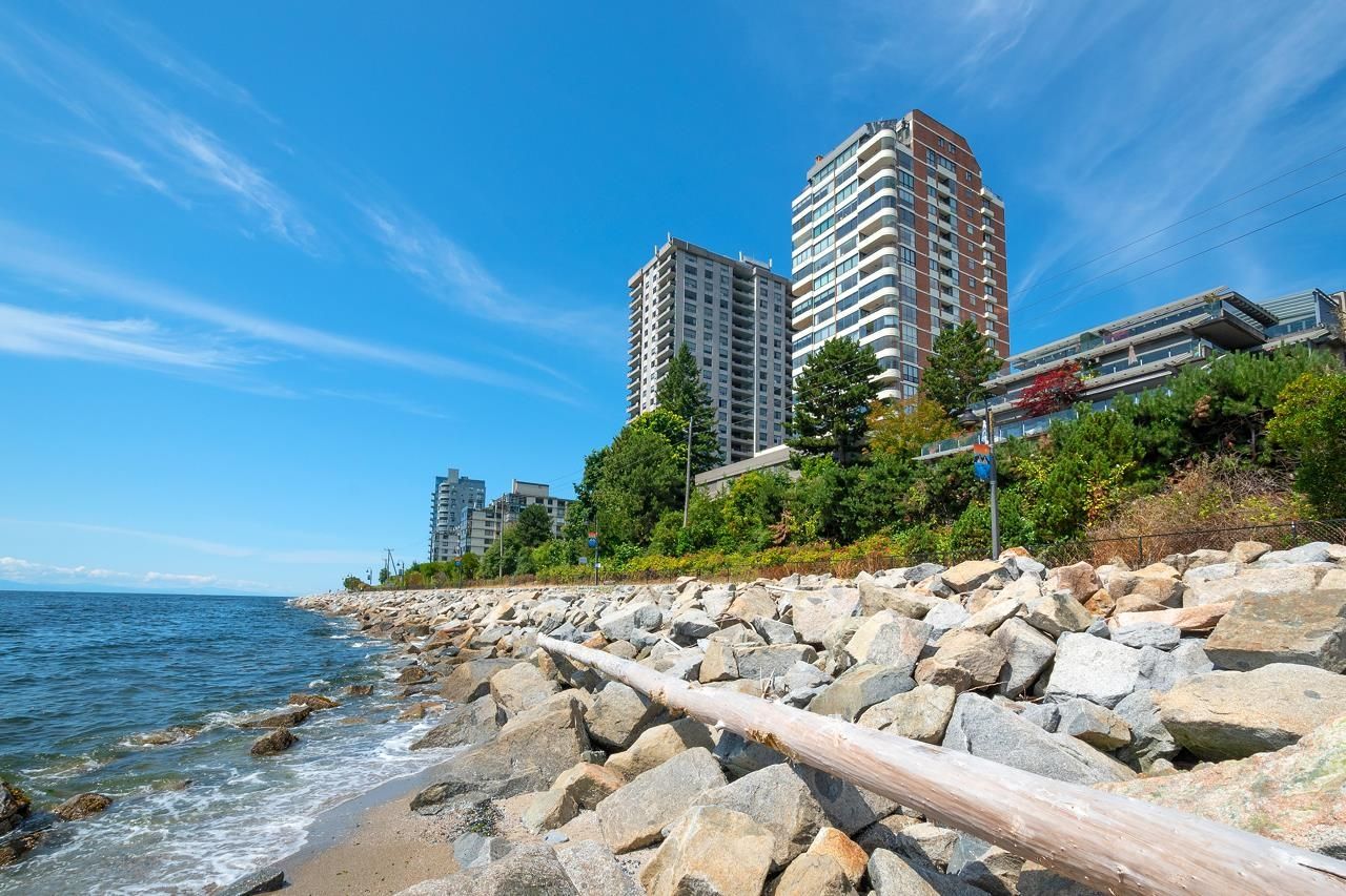 Main Photo: 602 1972 BELLEVUE Avenue in West Vancouver: Ambleside Condo for sale in "Waterford" : MLS®# R2847669