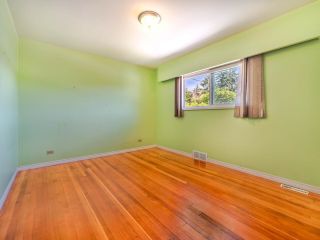Photo 8: 910 TENTH Avenue in New Westminster: Moody Park House for sale : MLS®# R2899811