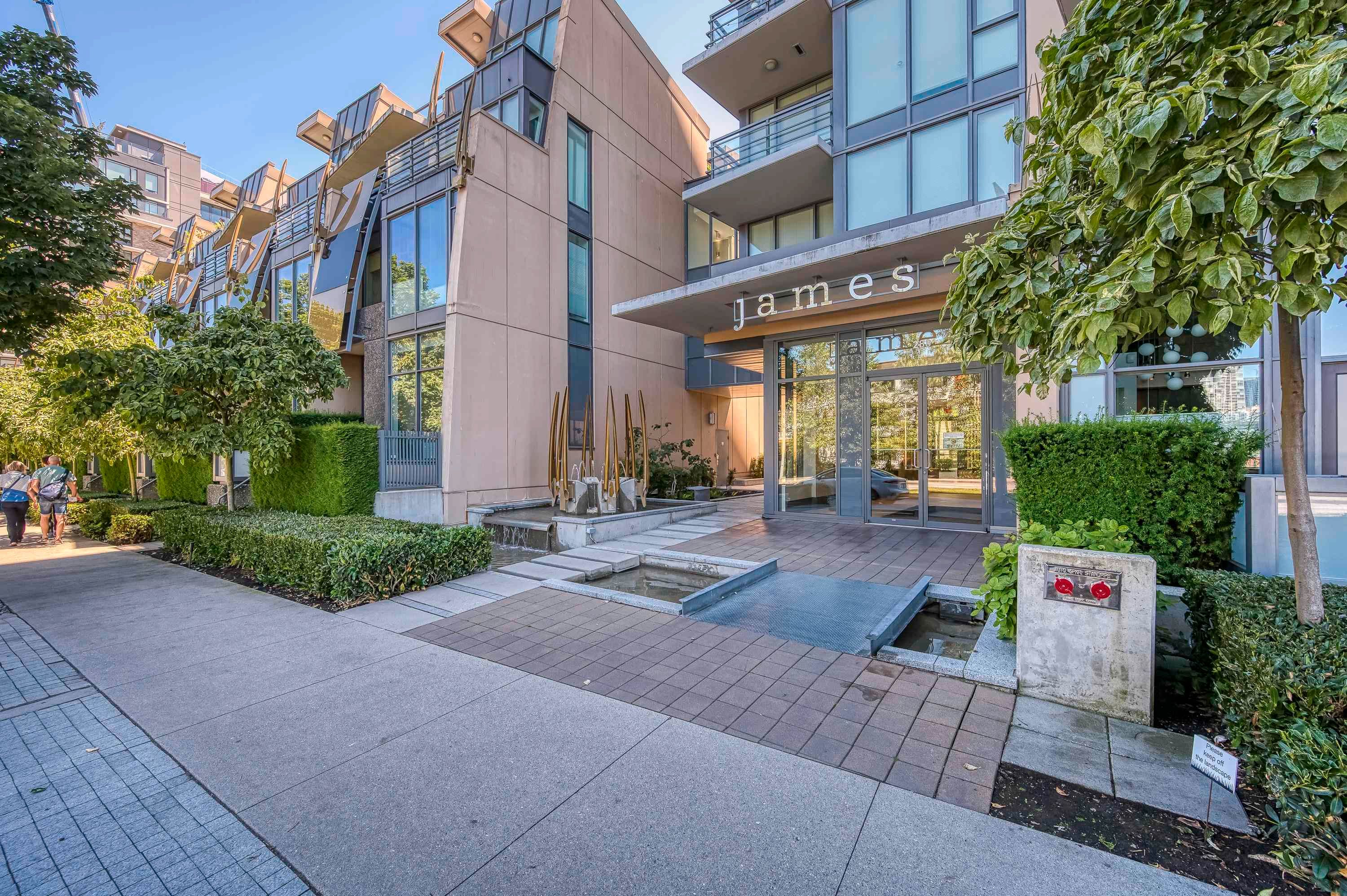 Main Photo: 1009 288 W 1ST Avenue in Vancouver: False Creek Condo for sale in "THE JAMES" (Vancouver West)  : MLS®# R2749992