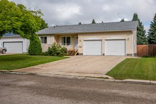 Photo 1: 37 Brookside Crescent in Portage la Prairie: House for sale : MLS®# 202322203
