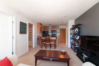 Photo 7: 2208 928 HOMER Street in Vancouver: Yaletown Condo for sale in "Yaletown Park" (Vancouver West)  : MLS®# R2373790