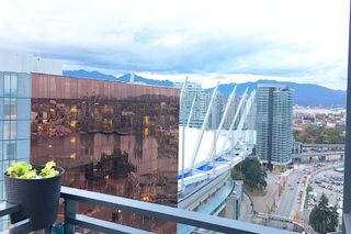 Photo 4: 3307 33 SMITHE Street in Vancouver: Yaletown Condo for sale in "COOPERS LOOKOUT" (Vancouver West)  : MLS®# R2212690