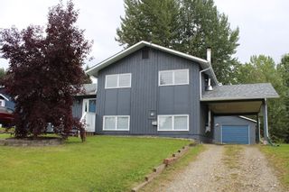 Photo 1: 8 LAURIER Drive in Mackenzie: Mackenzie -Town House for sale (Mackenzie (Zone 69))  : MLS®# R2677428
