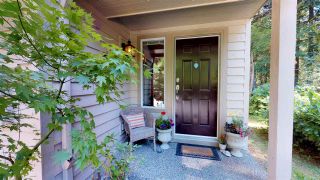 Photo 2: 12 DEERWOOD PLACE in Port Moody: Heritage Mountain Townhouse for sale : MLS®# R2184823