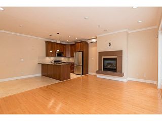 Photo 9: 306 6688 ROYAL Avenue in West Vancouver: Horseshoe Bay WV Condo for sale in "Galleries on the Bay" : MLS®# R2085736