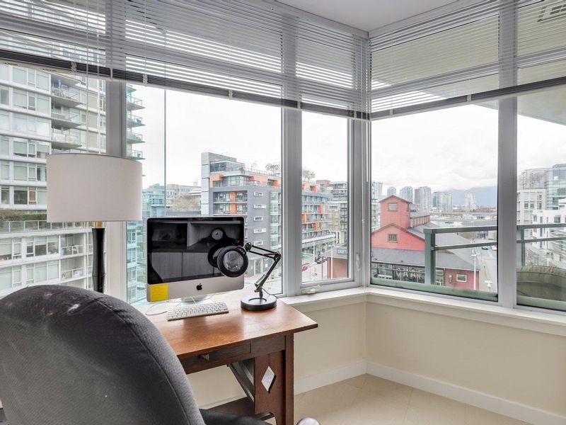 FEATURED LISTING: 704 - 88 1ST Avenue West Vancouver