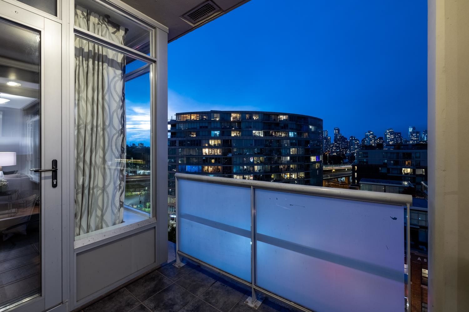 Photo 15: Photos: 804 2055 YUKON Street in Vancouver: False Creek Condo for sale in "MONTREUX" (Vancouver West)  : MLS®# R2630596