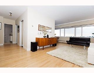Photo 2: 804 6026 TISDALL Street in Vancouver: Oakridge VW Condo for sale in "OAKRIDGE TOWERS" (Vancouver West)  : MLS®# V678770