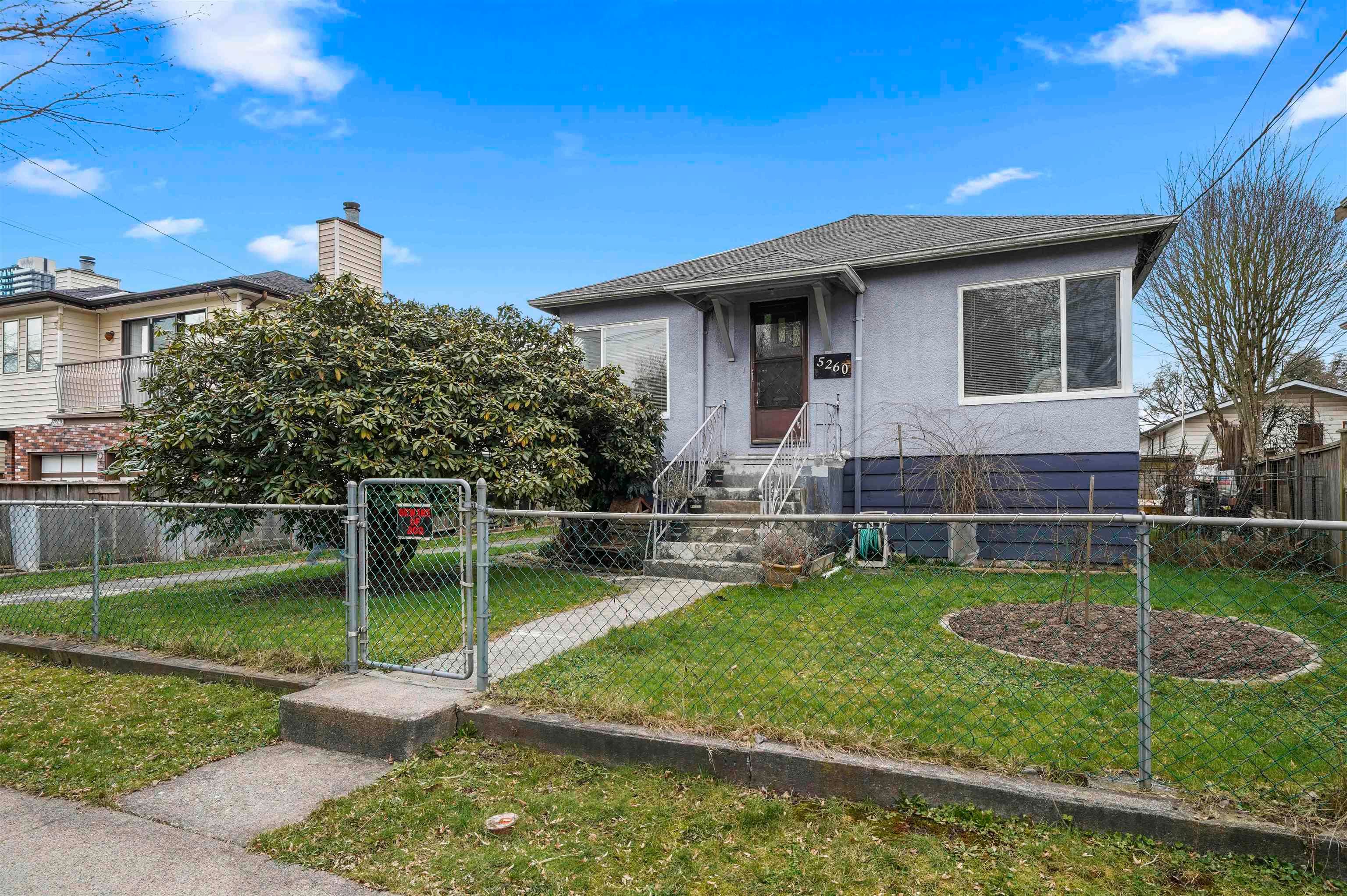 Main Photo: 5260 MCKINNON Street in Vancouver: Collingwood VE House for sale in "Collingwood Park" (Vancouver East)  : MLS®# R2657749
