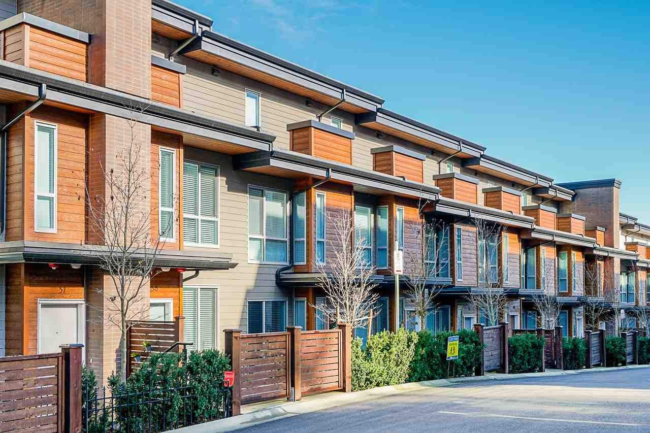 Main Photo: 58 15775 MOUNTAIN VIEW Drive in Surrey: Grandview Surrey Townhouse for sale in "ADERA's GRANDVIEW" (South Surrey White Rock)  : MLS®# R2446063