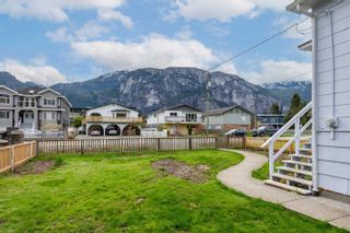 Photo 4: 38023 FIFTH Avenue in Squamish: Downtown SQ House for sale : MLS®# R2769465