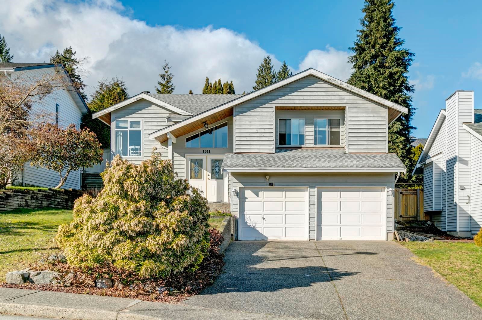 Main Photo: 1311 DURANT Drive in Coquitlam: Scott Creek House for sale : MLS®# R2742572