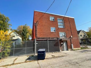 Photo 3: 723 St Matthews Avenue in Winnipeg: Industrial / Commercial / Investment for sale (5A)  : MLS®# 202224425