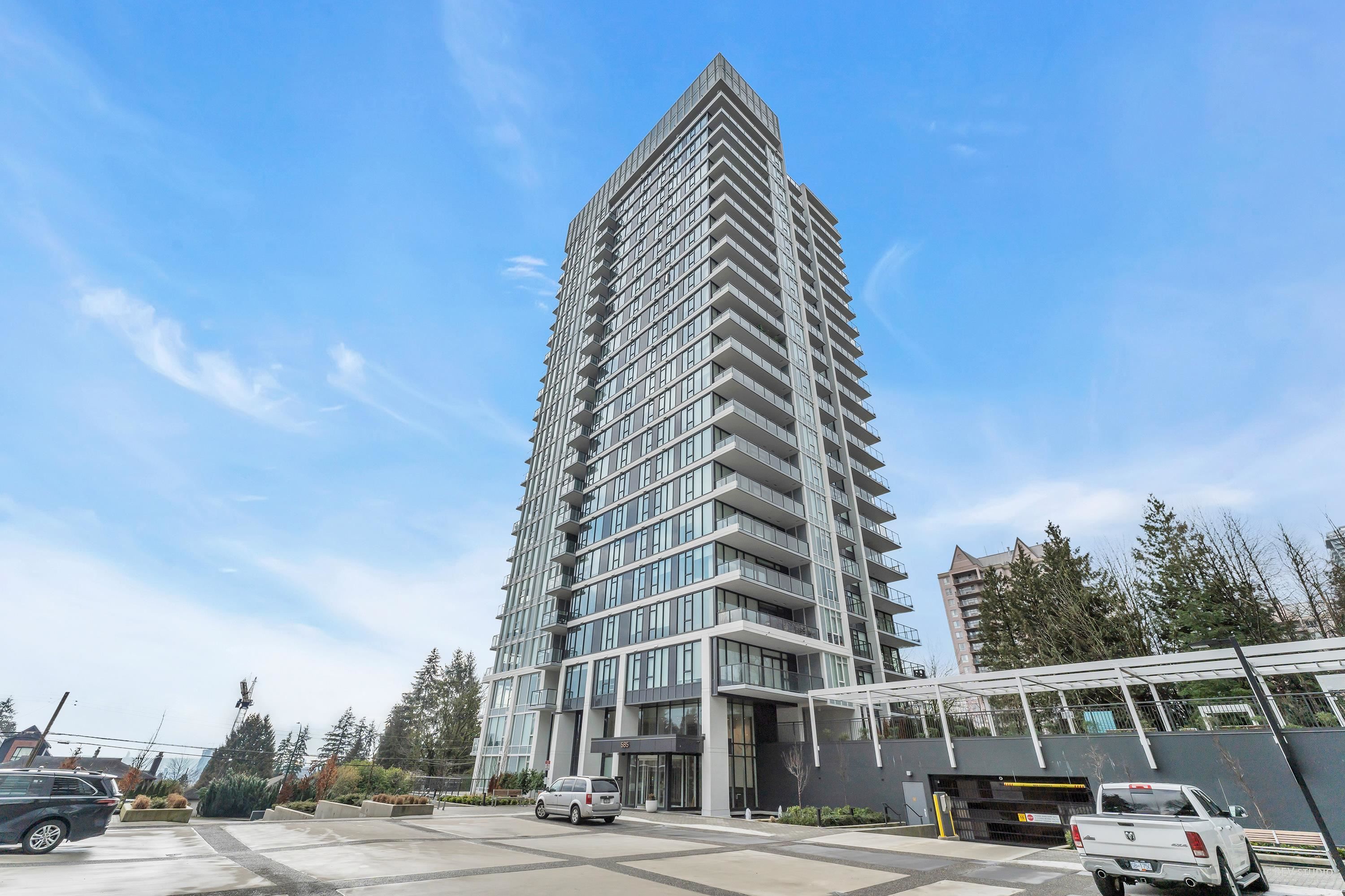 Main Photo: 401 585 AUSTIN Avenue in Coquitlam: Coquitlam West Condo for sale in "Wynwood Green" : MLS®# R2843417