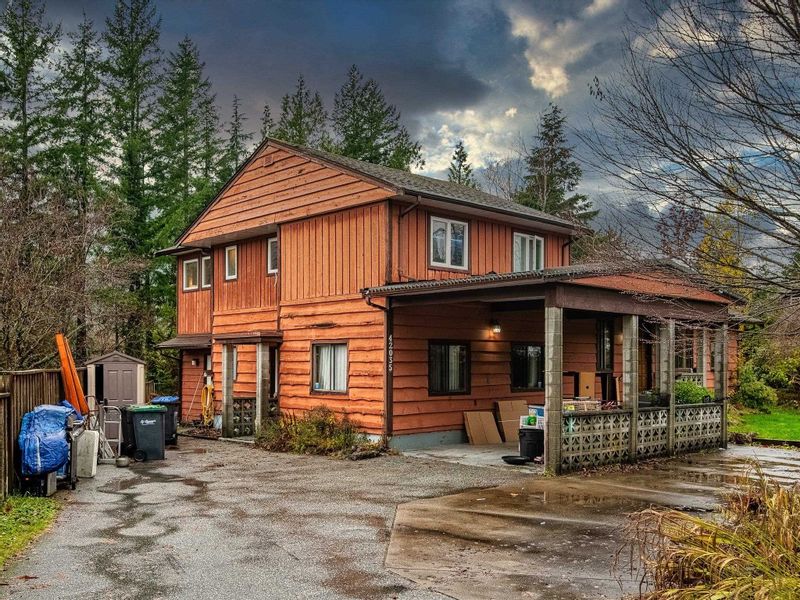 FEATURED LISTING: 42035 GOVERNMENT Road Squamish