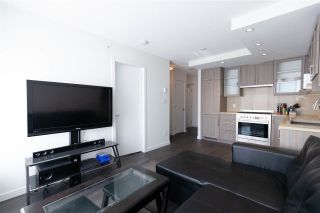 Photo 2: 2901 5515 BOUNDARY Road in Vancouver: Collingwood VE Condo for sale in "WALL CENTRE CENTRAL PARK" (Vancouver East)  : MLS®# R2293643