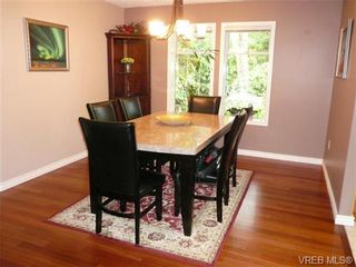 Photo 5: 885 Maltwood Terr in VICTORIA: SE Broadmead House for sale (Saanich East)  : MLS®# 711299