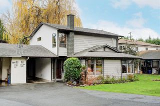 Photo 1: 880 Violet Ave in Saanich: SW Marigold Half Duplex for sale (Saanich West)  : MLS®# 926754