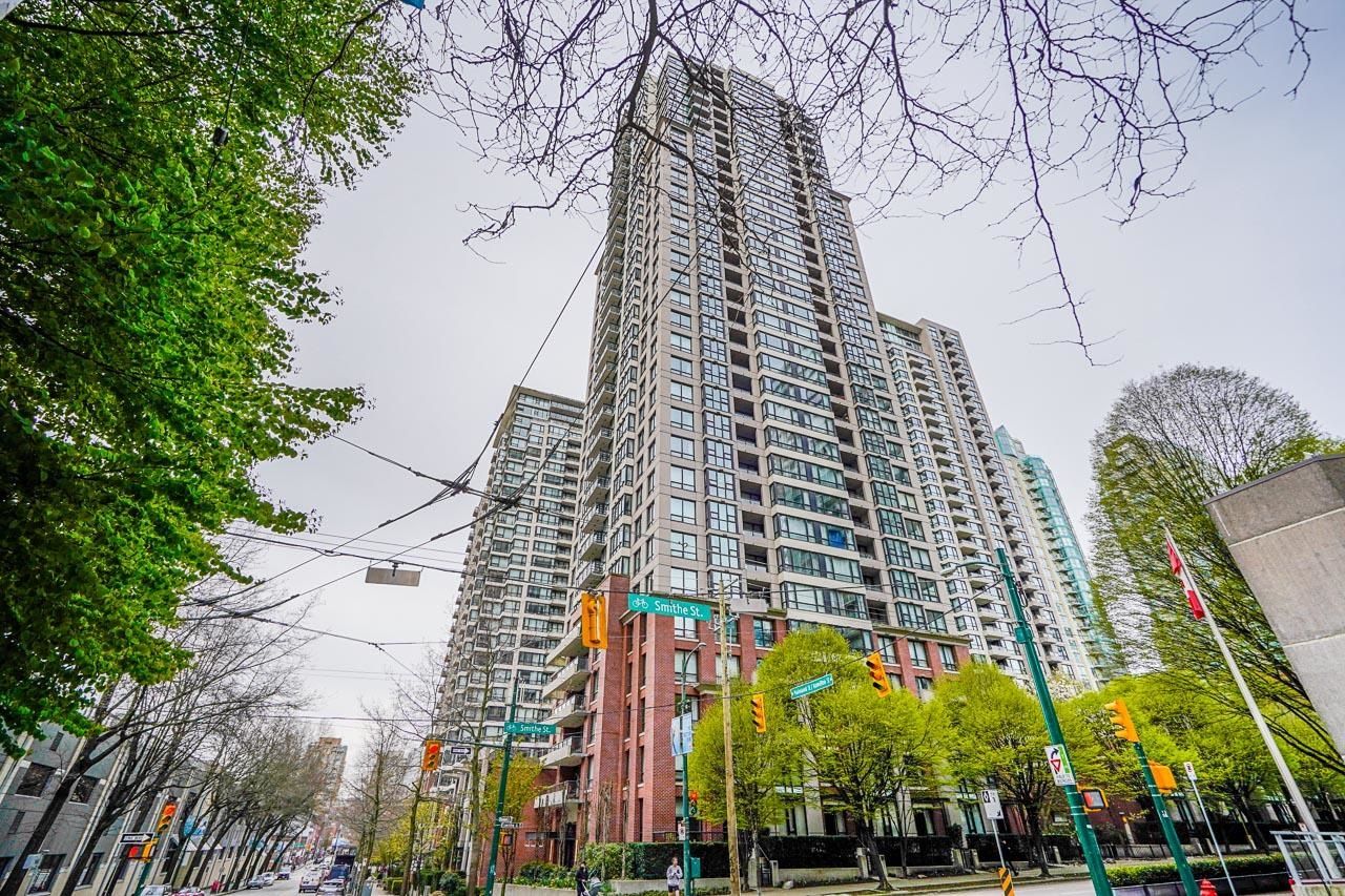 Main Photo: 1803 909 MAINLAND Street in Vancouver: Yaletown Condo for sale in "Yaletown Park 2" (Vancouver West)  : MLS®# R2684459