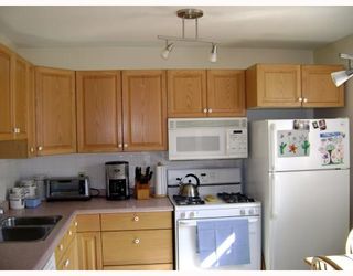 Photo 3:  in WINNIPEG: St James Residential for sale (West Winnipeg)  : MLS®# 2905607