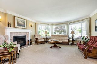 Photo 3: 8510 165A Street in Surrey: Fleetwood Tynehead House for sale in "TYNEHEAD TERRACE" : MLS®# R2467789