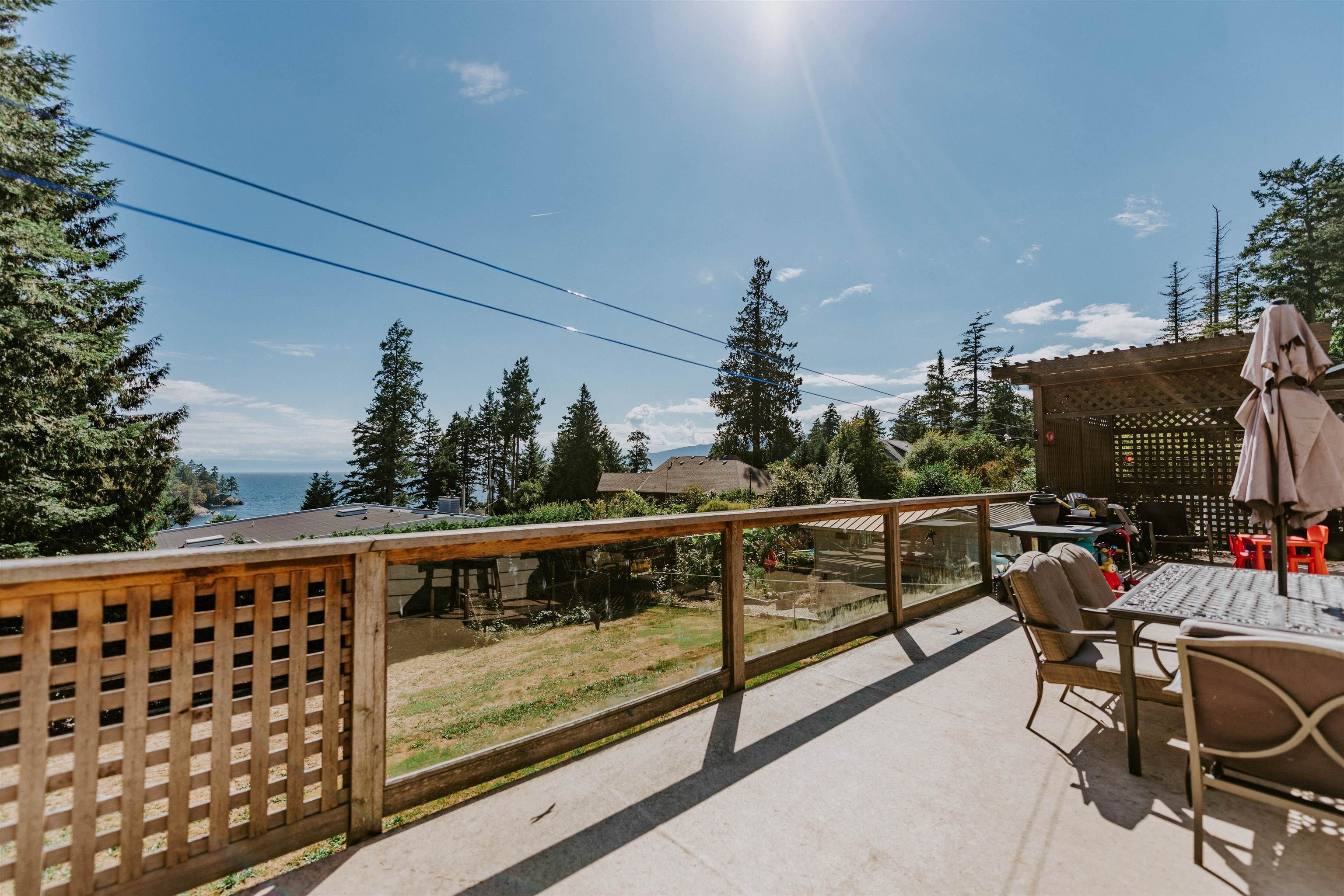 Main Photo: 4656 CAMERON Road in Madeira Park: Pender Harbour Egmont House for sale (Sunshine Coast)  : MLS®# R2831341