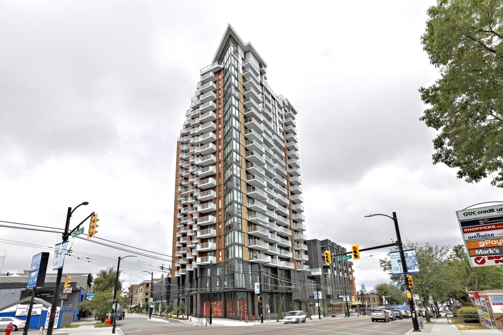 Main Photo: 1806 285 E 10TH Avenue in Vancouver: Mount Pleasant VE Condo for sale in "The Independent" (Vancouver East)  : MLS®# R2773772