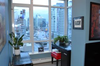 Photo 5: 703 1775 QUEBEC Street in Vancouver: Mount Pleasant VE Condo for sale in "THE OPSAL" (Vancouver East)  : MLS®# R2129747