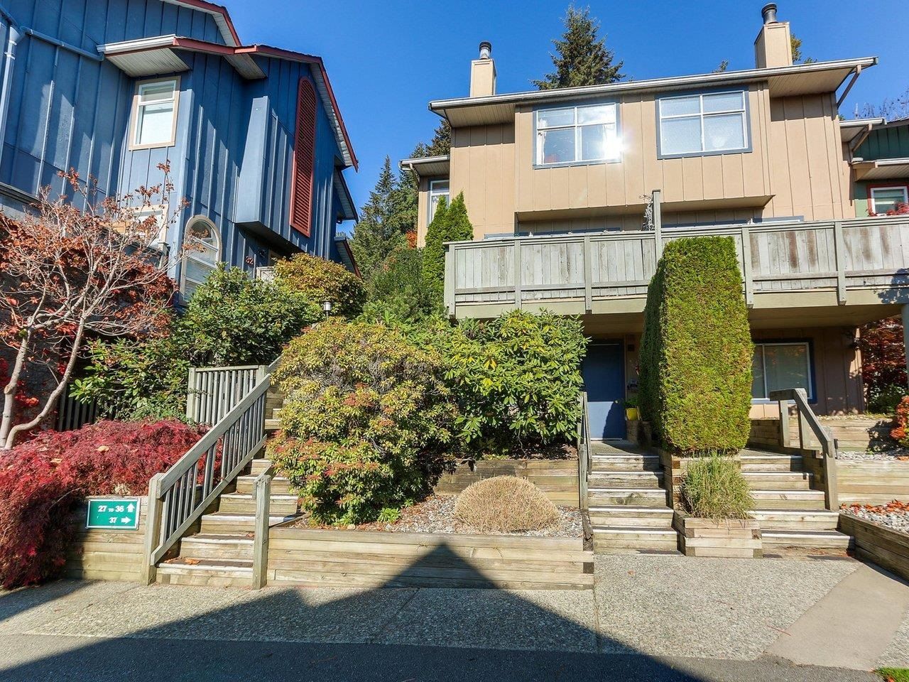 Main Photo: 33 900 W 17 Street in North Vancouver: Mosquito Creek Townhouse for sale in "Foxwood Hills" : MLS®# R2779664