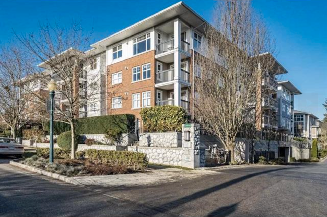 Main Photo: 302 995 W 59tj Avenue in Vancouver: South Cambie Condo for sale (Vancouver West)  : MLS®# R2327007