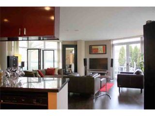 Photo 2: 190 COOPER'S MEWS BB in Vancouver: False Creek North Condo for sale in "QUAY WEST" (Vancouver West)  : MLS®# V881995