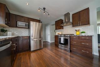 Photo 10: 24 CRYSTAL Avenue in Winnipeg: St Vital Residential for sale (2D)  : MLS®# 202313991