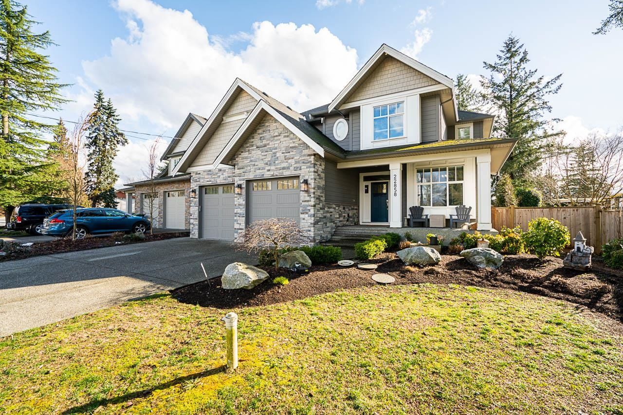 Main Photo: 22858 ST ANDREWS Avenue in Langley: Fort Langley House for sale : MLS®# R2759828