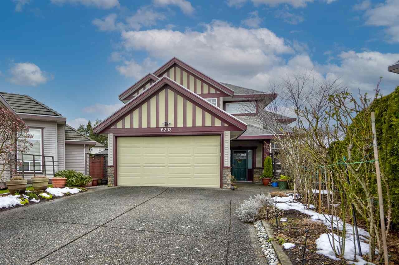Main Photo: 6233 175B Street in Surrey: Cloverdale BC House for sale (Cloverdale)  : MLS®# R2538186