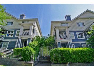 Photo 1: 25 123 SEVENTH Street in New Westminster: Uptown NW Townhouse for sale in "Royal City Terrace" : MLS®# V1124217
