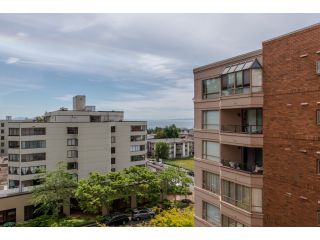 Photo 11: 707 15111 RUSSELL Avenue: White Rock Condo for sale in "PACIFIC TERRACE" (South Surrey White Rock)  : MLS®# R2074159