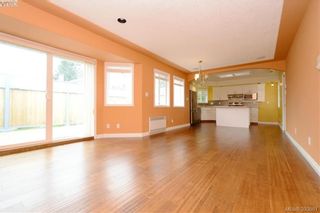 Photo 4: 4136 MARIPOSA Hts in VICTORIA: SW Strawberry Vale House for sale (Saanich West)  : MLS®# 789413