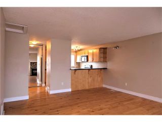 Photo 5: 248 54 GLAMIS Green SW in Calgary: Glamorgan House for sale : MLS®# C4109785