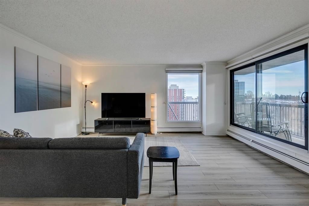 Main Photo: 1201 225 25 Avenue SW in Calgary: Mission Apartment for sale : MLS®# A2097717