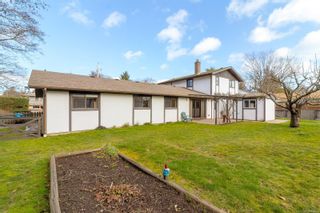 Photo 3: 1631 Knight Ave in Saanich: SE Mt Tolmie House for sale (Saanich East)  : MLS®# 924493